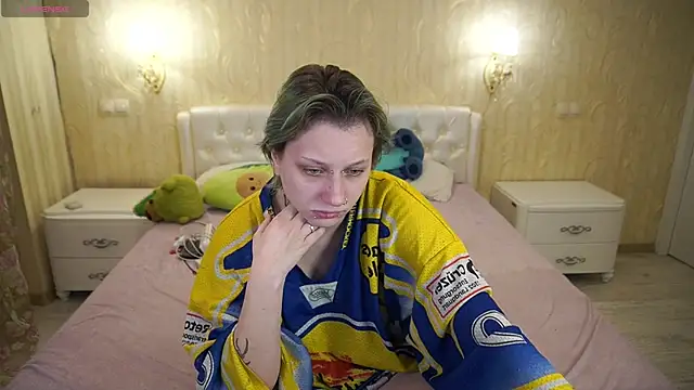 LunaaMayy online show from 02/17/26, 12:18