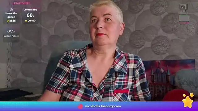 Snapshot of NicoleOlla chatting on 05/01/26, 11:53 NicoleOlla online show from 05/01/26, 11:53