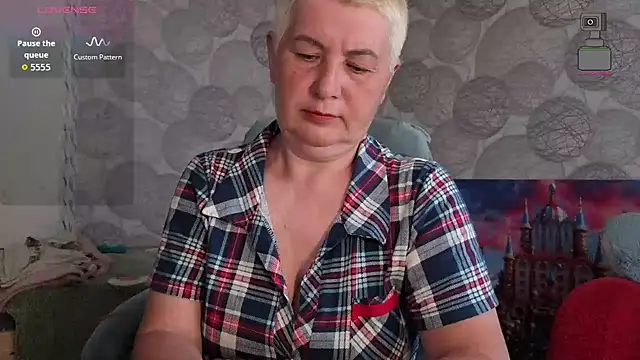 Snapshot of NicoleOlla chatting on 05/05/26, 02:19 NicoleOlla online show from 05/05/26, 02:19