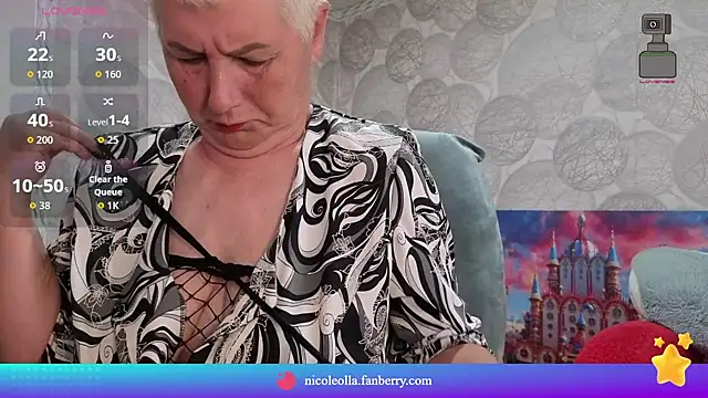 Snapshot of NicoleOlla chatting on 05/07/26, 01:00 NicoleOlla online show from 05/07/26, 01:00