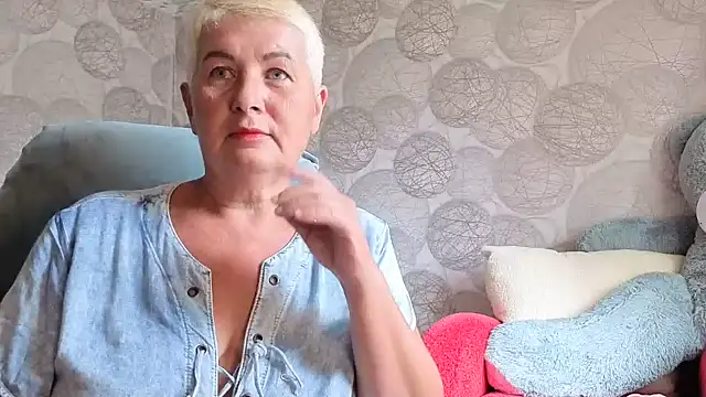 NicoleOlla online show from 07/05/26, 04:41