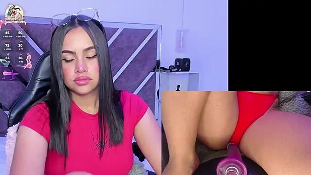 Snapshot of Alice_Roys chatting on 12/30/24, 01:47 Alice Roys online show from 12/30/24, 01:47