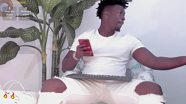 Snapshot of michaell_james7 chatting on 10/25/25, 07:30 michaell james7 online show from 10/25/25, 07:30