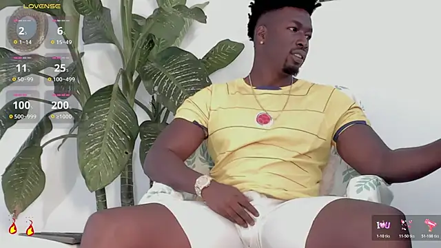 Snapshot of michaell_james7 chatting on 11/14/25, 02:49 michaell james7 online show from 11/14/25, 02:49