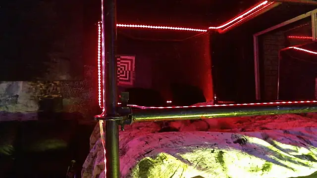 RoomBlueWhite online show from 12/26/24, 08:50