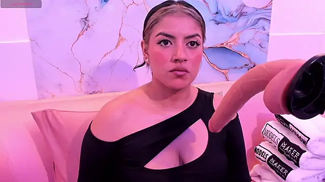 Snapshot of taylor_cupper chatting on 09/18/25, 03:52 taylor cupper online show from 09/18/25, 03:52