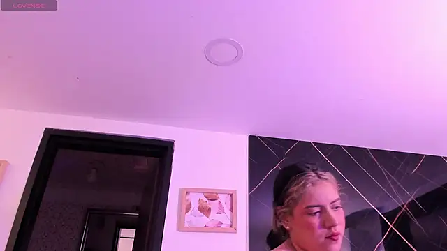 Snapshot of taylor_cupper chatting on 10/02/25, 07:54 taylor cupper online show from 10/02/25, 07:54