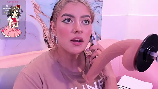 Snapshot of taylor_cupper chatting on 10/03/25, 07:44 taylor cupper online show from 10/03/25, 07:44