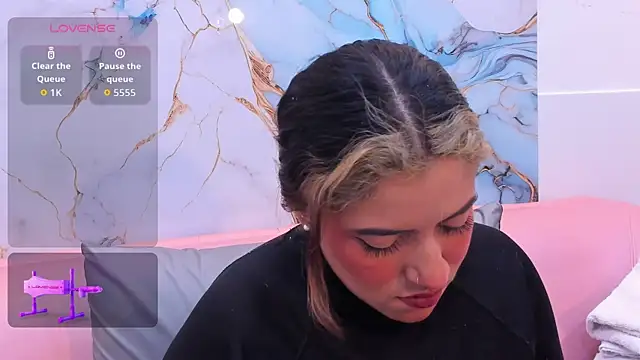 Snapshot of taylor_cupper chatting on 10/10/25, 07:35 taylor cupper online show from 10/10/25, 07:35