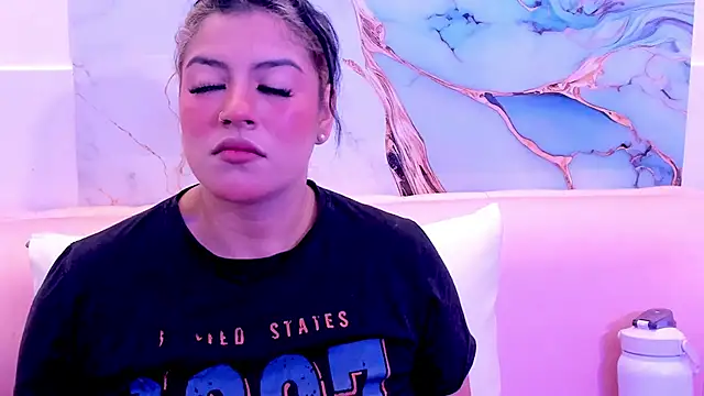 Snapshot of taylor_cupper chatting on 10/23/25, 03:28 taylor cupper online show from 10/23/25, 03:28