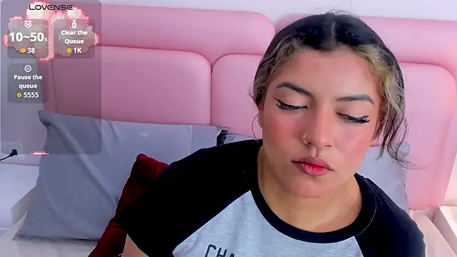 Snapshot of taylor_cupper chatting on 10/24/25, 09:00 taylor cupper online show from 10/24/25, 09:00