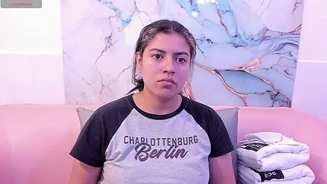 Snapshot of taylor_cupper chatting on 11/22/25, 02:43 taylor cupper online show from 11/22/25, 02:43