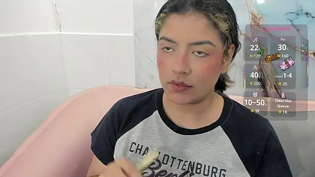 Snapshot of taylor_cupper chatting on 11/30/25, 12:58 taylor cupper online show from 11/30/25, 12:58