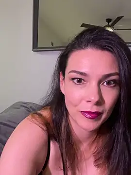 Snapshot of hotwife_margot chatting on 02/27/26, 09:53 hotwife margot online show from 02/27/26, 09:53