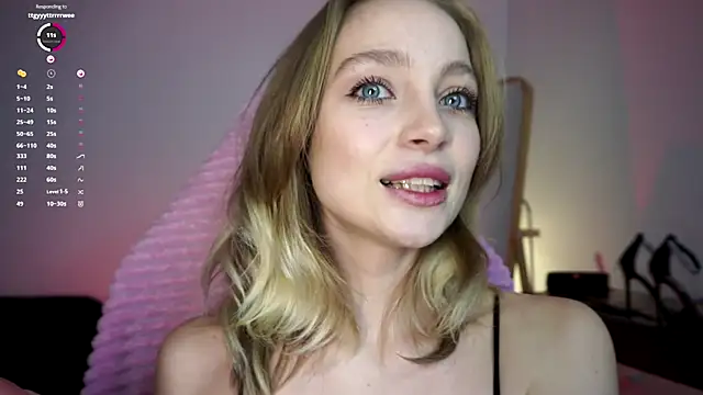 Snapshot of _LISA_BABYMETAL_ chatting on 12/15/24, 11:45 LISA BABYMETAL online show from 12/15/24, 11:45