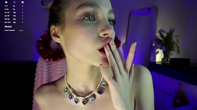 Snapshot of _LISA_BABYMETAL_ chatting on 12/26/24, 08:00 LISA BABYMETAL online show from 12/26/24, 08:00