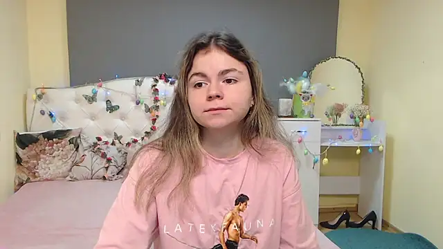 TinaRedly online show from 04/05/26, 05:26