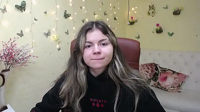 TinaRedly online show from 04/14/26, 05:30