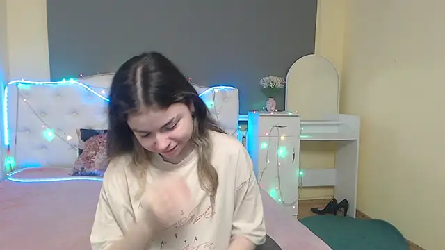 TinaRedly online show from 05/08/26, 05:35