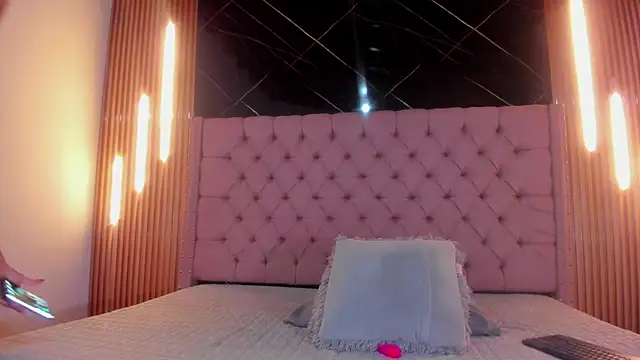 AinaPink online show from 04/02/26, 10:35