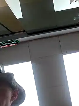 Snapshot of elmerfuddin87 chatting on 10/06/25, 02:20 elmerfuddin87 online show from 10/06/25, 02:20