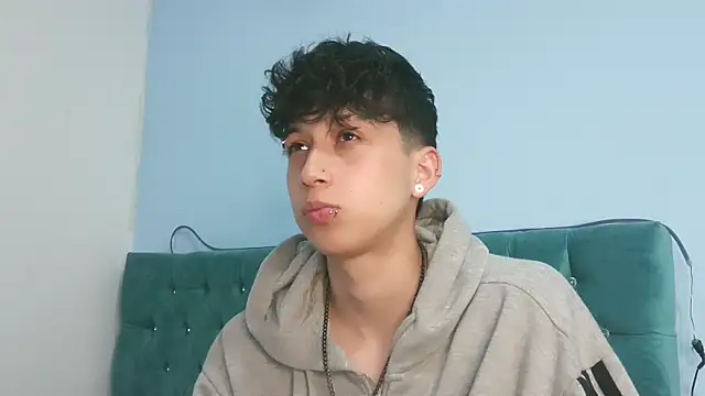  Thomas hot  online show from 04/17/26, 05:54