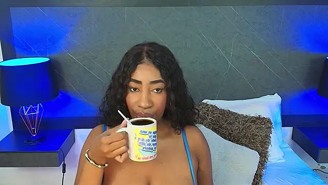 Snapshot of charlottebrowns_ chatting on 02/09/25, 01:46 charlottebrowns online show from 02/09/25, 01:46