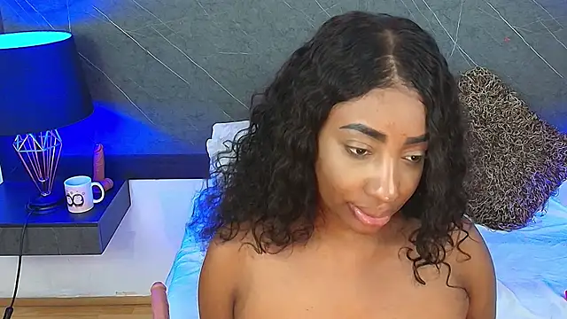 Snapshot of charlottebrowns_ chatting on 02/14/25, 06:40 charlottebrowns online show from 02/14/25, 06:40