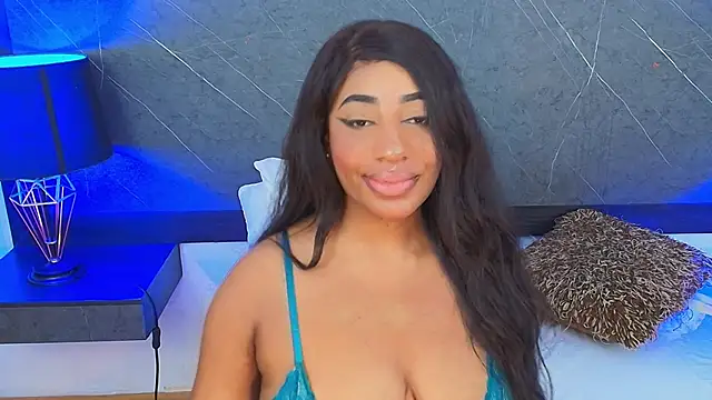 Snapshot of charlottebrowns_ chatting on 03/06/25, 03:35 charlottebrowns online show from 03/06/25, 03:35