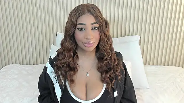 Snapshot of charlottebrowns_ chatting on 04/20/26, 12:19 charlottebrowns online show from 04/20/26, 12:19