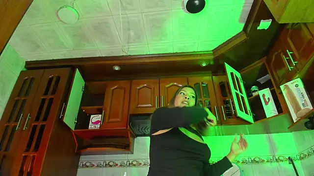 LaureenHills online show from 02/11/25, 03:08