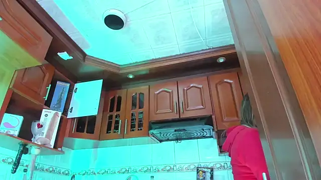 LaureenHills online show from 03/19/25, 03:30