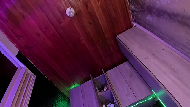 LaureenHills online show from 04/09/26, 02:11