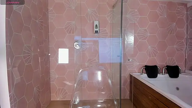 Chloe evans   online show from 11/10/25, 11:42