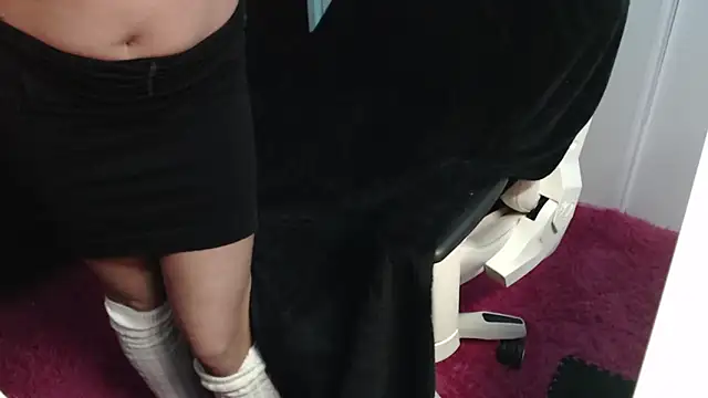 yamira25 online show from 12/08/24, 01:24