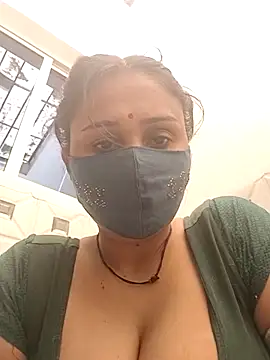 Snapshot of Archna-ji chatting on 02/17/25, 05:58 Archna-ji online show from 02/17/25, 05:58