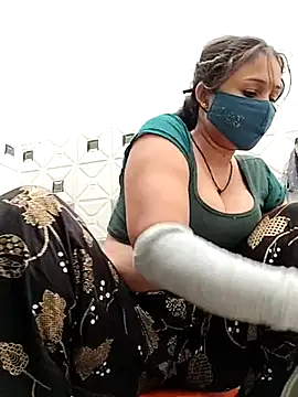 Snapshot of Archna-ji chatting on 02/28/25, 10:41 Archna-ji online show from 02/28/25, 10:41