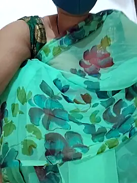 Snapshot of Archna-ji chatting on 03/08/25, 08:22 Archna-ji online show from 03/08/25, 08:22