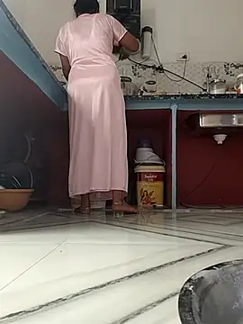 Snapshot of Archna-ji chatting on 09/10/25, 03:28 Archna-ji online show from 09/10/25, 03:28