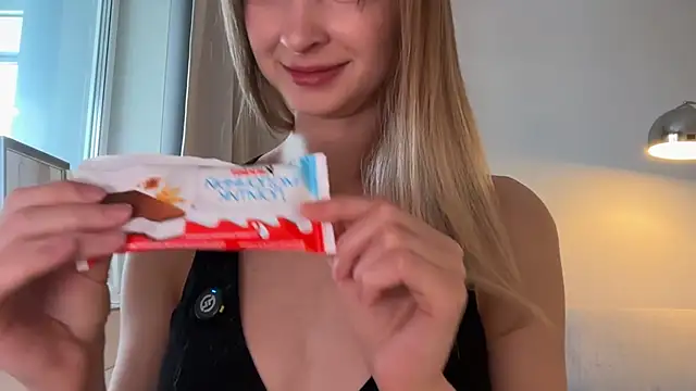 hereandnows  online show from 12/05/25, 05:38