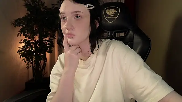 ELLIEJAY online show from 10/04/25, 05:16