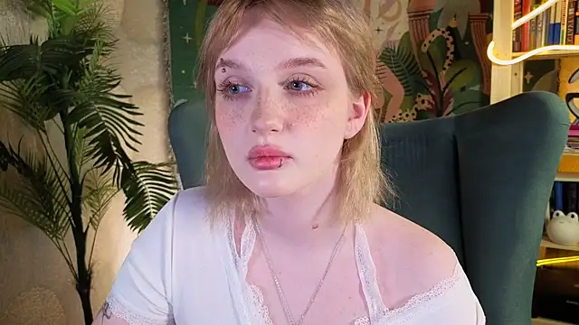 ELLIEJAY online show from 04/10/26, 05:45