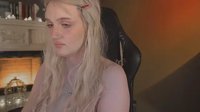 Snapshot of ELLIEJAY chatting on 07/03/26, 05:14 ELLIEJAY online show from 07/03/26, 05:14
