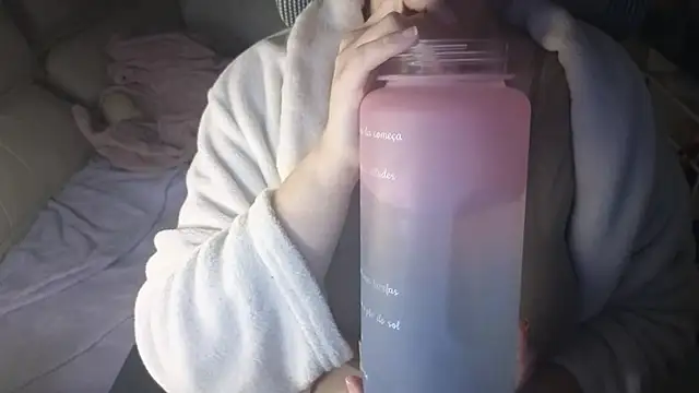 Snapshot of MommyLoveAanal chatting on 10/30/25, 09:37 MommyLoveAanal online show from 10/30/25, 09:37