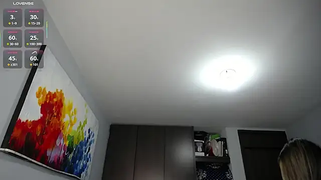 Snapshot of Valentina_St chatting on 11/05/25, 09:48 Valentina St online show from 11/05/25, 09:48