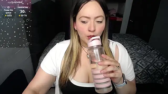 Valentina St online show from 04/17/26, 09:18