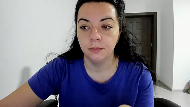 amiraisa11 online show from 12/04/25, 03:05