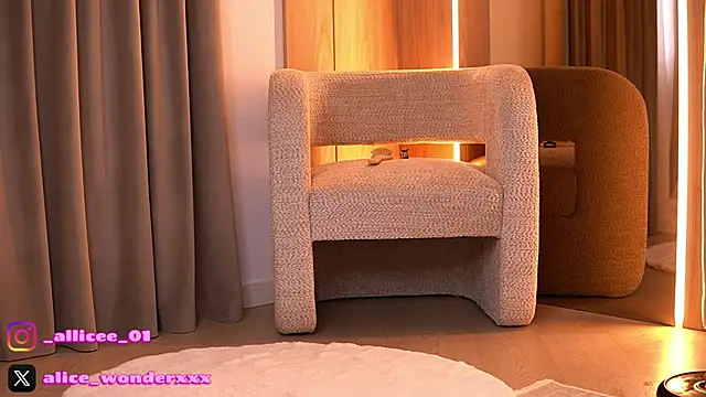 VanessaSimon online show from 03/22/26, 06:17