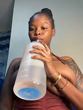 Snapshot of SexxyLunar chatting on 01/04/25, 01:31 SexxyLunar online show from 01/04/25, 01:31