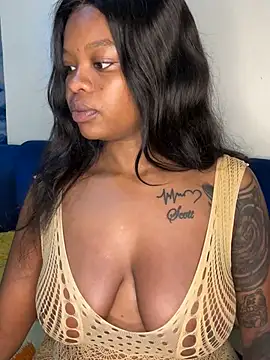 Snapshot of SexxyLunar chatting on 02/04/25, 10:32 SexxyLunar online show from 02/04/25, 10:32